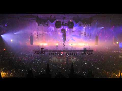 Sfeerbeeld bij Tatanka @ Qlimax 2006