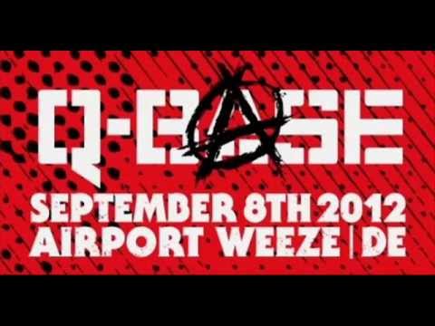 Sfeerbeeld bij Q-Base 2012 – Headhunterz Liveset [HQ]
