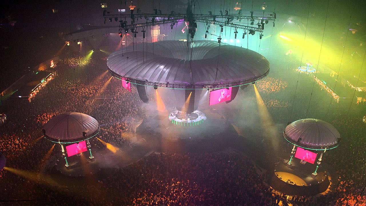 Sfeerbeeld bij Luna & Dana @ Sensation Black 2005 – Full set