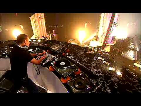 Sfeerbeeld bij Pavo @ Sensation Black 2004 – Complete set