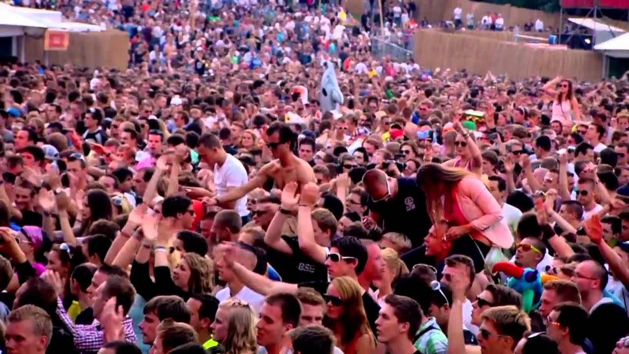 Sfeerbeeld bij Defqon.1 Festival 2012 The Live Registration Headhunterz + Wildstylez Full Set Blu ray