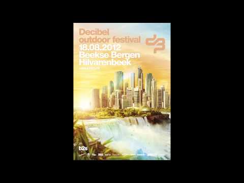 Sfeerbeeld bij Headhunterz – Decibel Outdoor 2012 Mainstage