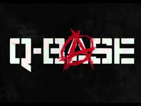 Sfeerbeeld bij Zany @ Q-base 2012 (Hangar) (Liveset)