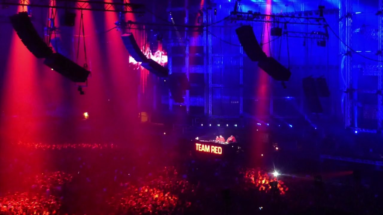 Sfeerbeeld bij Hard Bass 2011 | Team Red by Luna, Alphaverb, Josh & Wesz (Full Live Set)